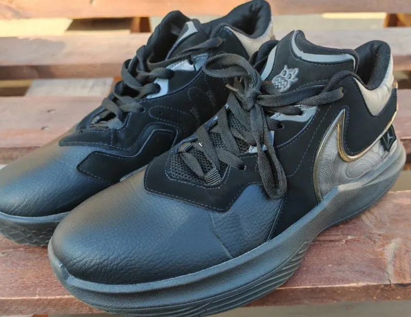 Баскетбольные кроссовки Jordan Zion 3 "Black / Gold" 1 Баскетбольные кроссовки Jordan Zion 3 "Black / Gold" 1