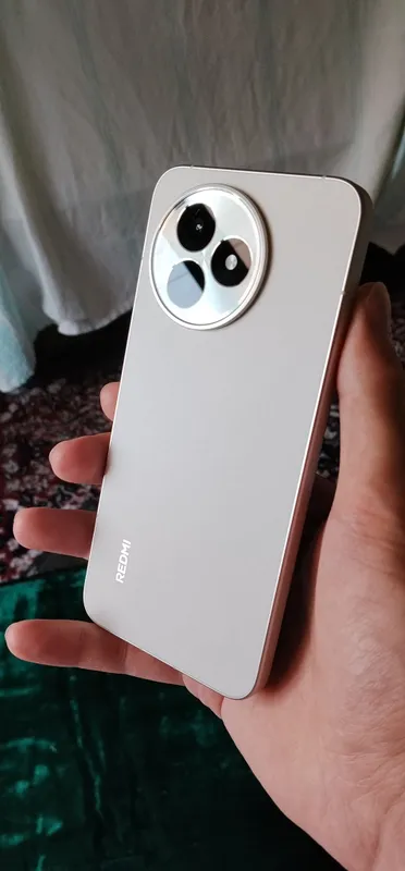 Redmi K80 Ultra 12/256 7 Redmi K80 Ultra 12/256 7