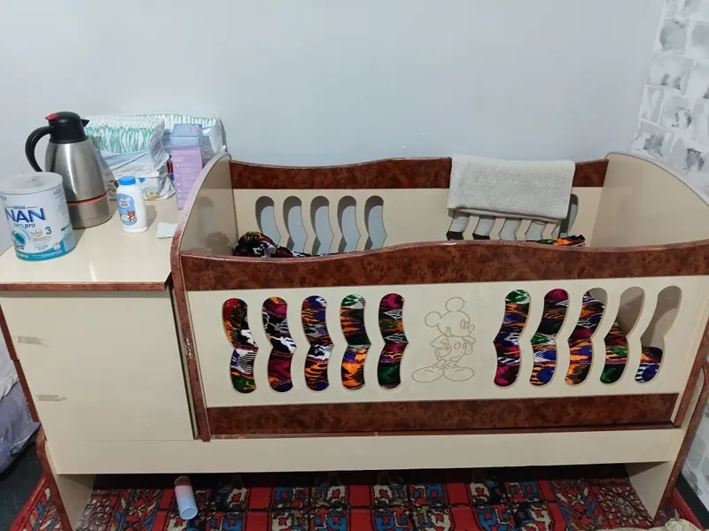 Bolalar kravati sotiladi