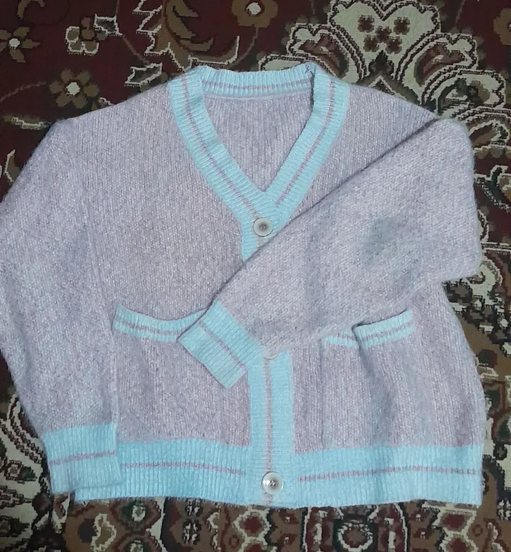 Qalin kalta kardigan
