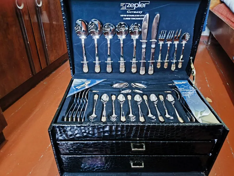 Продаётся столовый набор "ZEPLER" 5 Продаётся столовый набор "ZEPLER" 5
