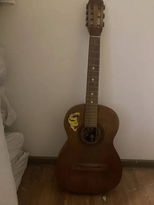 Продается гитара (Gitara) Продается гитара (Gitara)