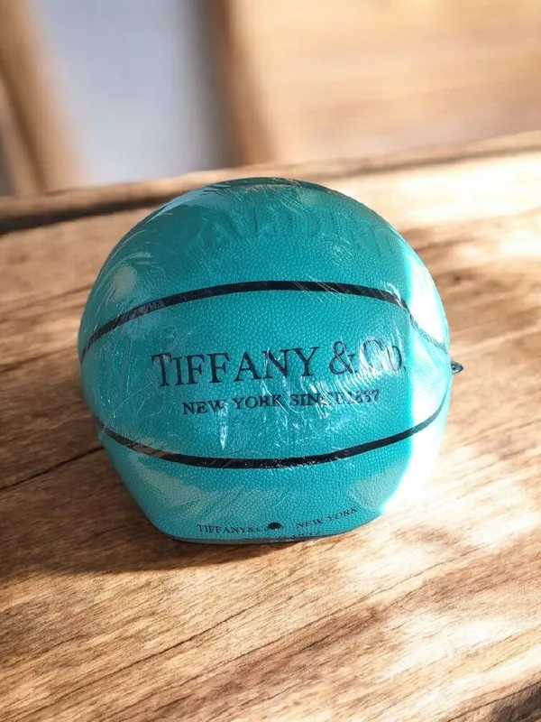 Баскетбольный мяч Tiffany & Co Баскетбольный мяч Tiffany & Co