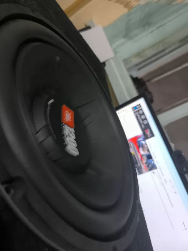 sabvufer jbl 1200 12 dyumli qutisi bilan 3 sabvufer jbl 1200 12 dyumli qutisi bilan 3