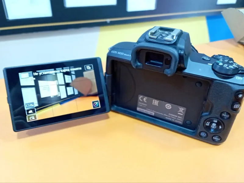 Canon EOS M50 Mark II fotokamerasi sotiladi 4