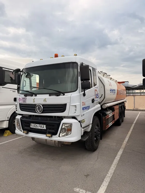 Dongfeng Fuel Tanker СОТИЛАДИ 45000$ Dongfeng Fuel Tanker СОТИЛАДИ 45000$