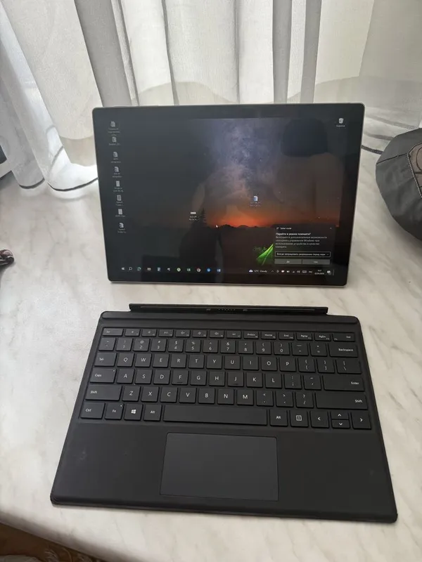 Microsoft Surface Pro 5 256 gb SSD ноутбук-планшет — фото 1