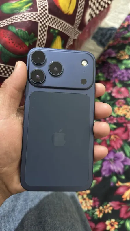 Iphone XR 17 pro korpusda