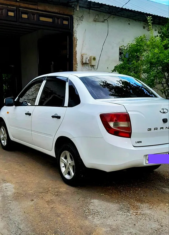 lada GRANTA sotiladi 3 lada GRANTA sotiladi 3