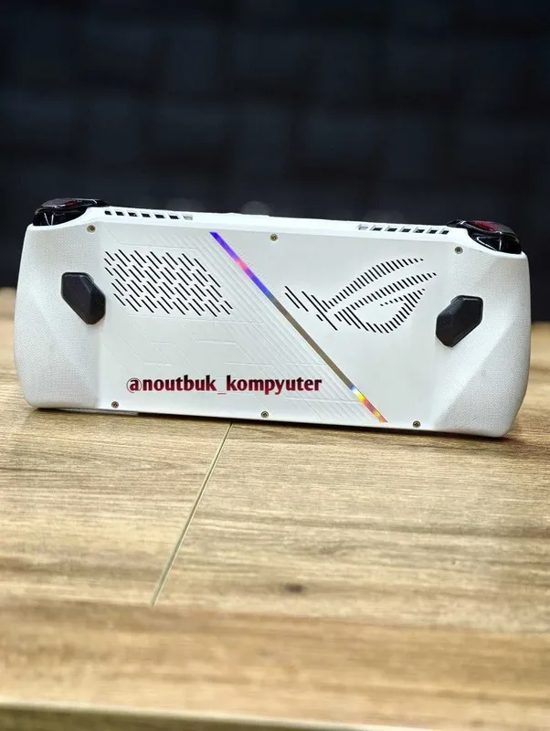 Мощный игровой Asus Rog ALLY z1Extreme — фото 5 Мощный игровой Asus Rog ALLY z1Extreme — фото 5
