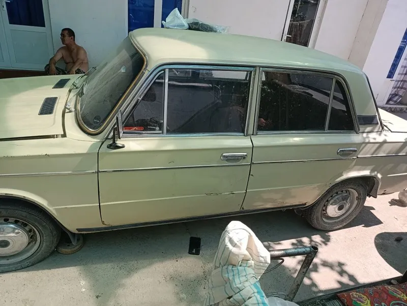 Vaz 2106 sotiladi srochni 4