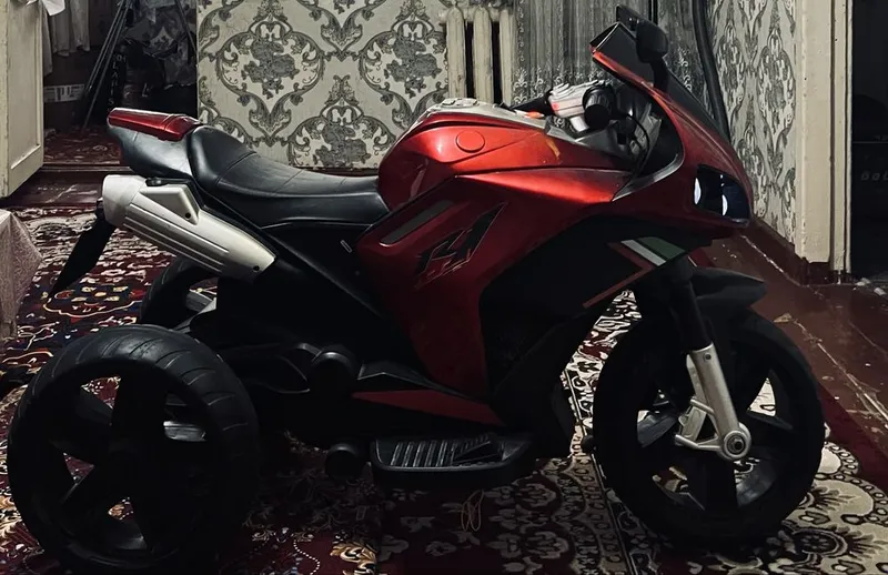 Bolalar motosikli 4 Bolalar motosikli 4
