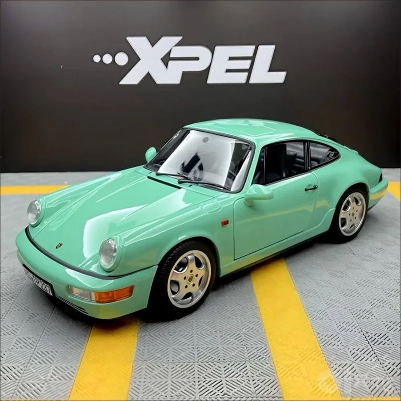 Масштабная модель Porsche 1:18 для коллекции 2 Масштабная модель Porsche 1:18 для коллекции 2