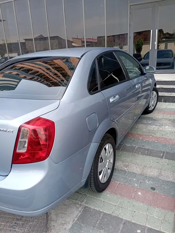 Lacetti 1.8 sotiladi 4