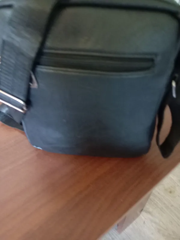 Erkaklar uchun charm sumka sotaman 4
