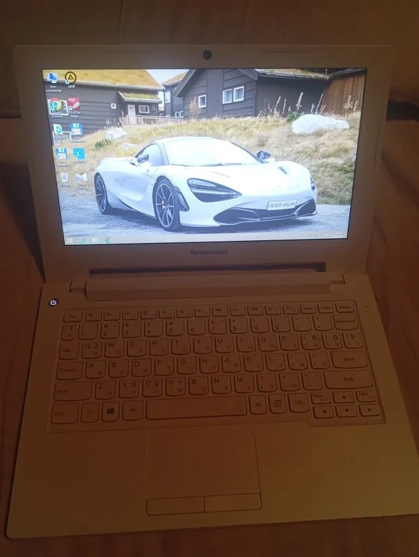 Lenaova Turkmaniston prezidenti sovgʻasi