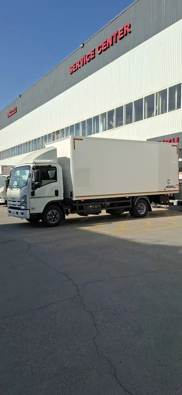 ISUZU NQR90L-L. Грузовой автомобиль изотермический кузов с гидробортом 1