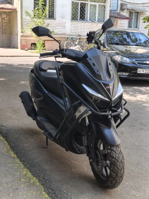 Скутер Nmax 2 Скутер Nmax 2