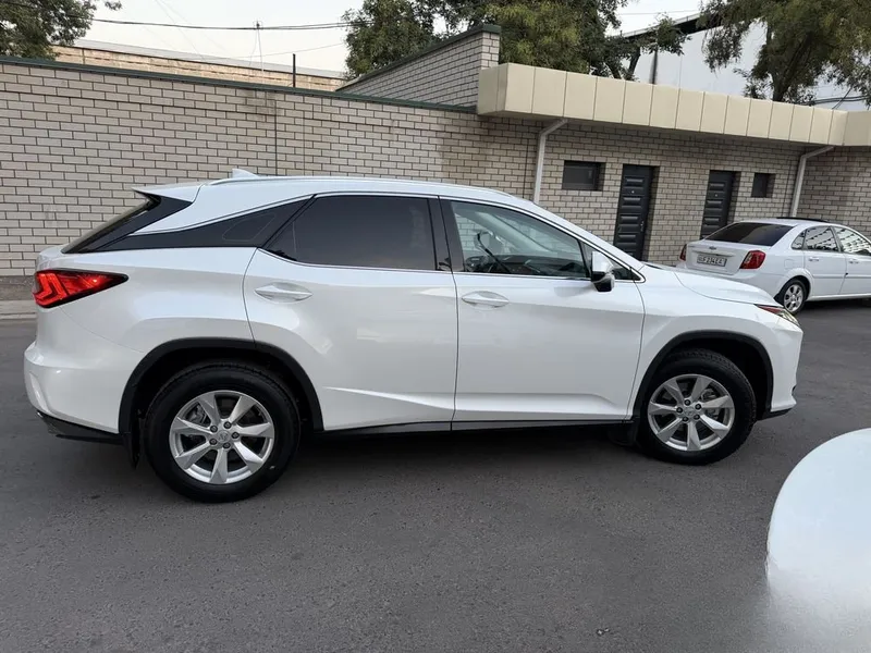 Lexus RX200t, в идеальном состоянии, 2016 год, 161 тыс. км 6 Lexus RX200t, в идеальном состоянии, 2016 год, 161 тыс. км 6