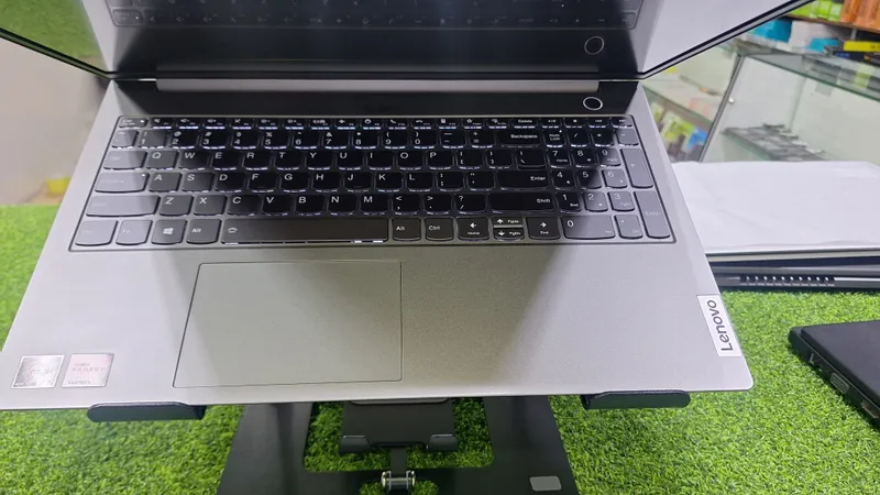 Lenovo ThinkBook 15.6 IPS Ryzen 5 4600U 8GB  256GB 5