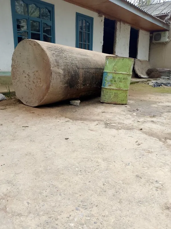 Yomkost. Katta bochka 2 tonna. Kelishiladi