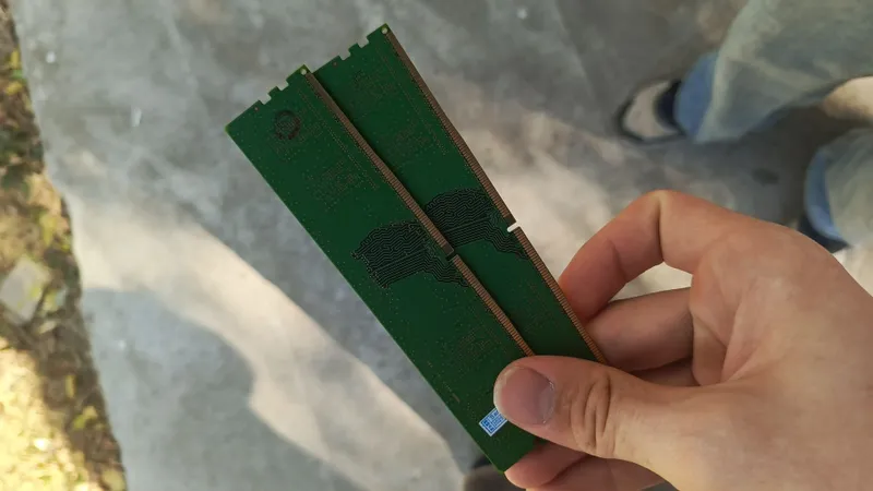 Ddr4 4/2 gb Samsung 2400мгц 1 Ddr4 4/2 gb Samsung 2400мгц 1