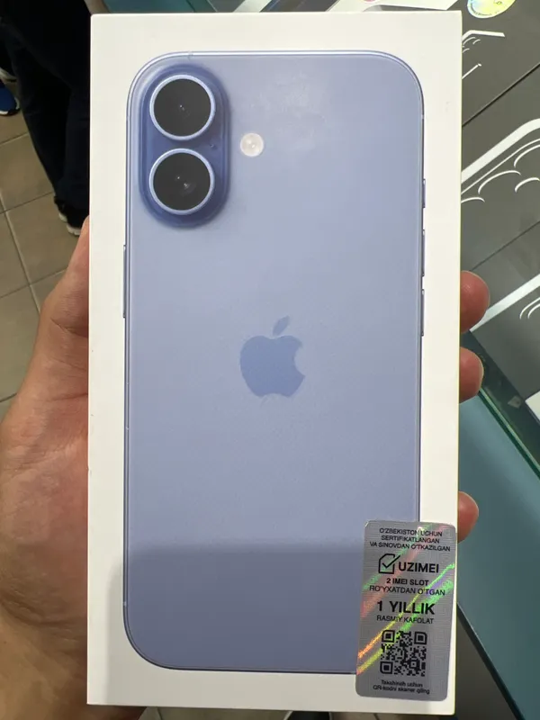 Iphone 17 blue — фото 1