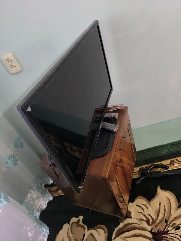 Телевизор Lg32 + тюнер Star track galaxy ll + большая параб.антенна