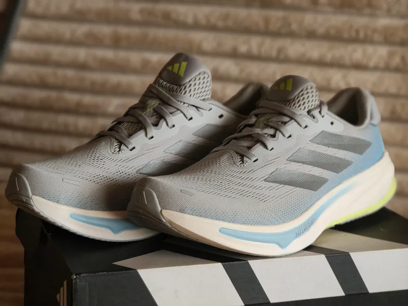кросовки Adidas