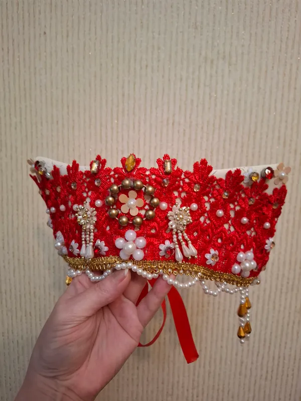 Qo‘lda tayyorlangan kokoshnik 3 Qo‘lda tayyorlangan kokoshnik 3