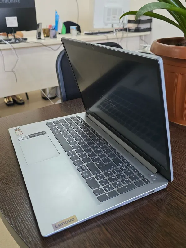 Lenovo noutbook, yangi 2024 — фото 1