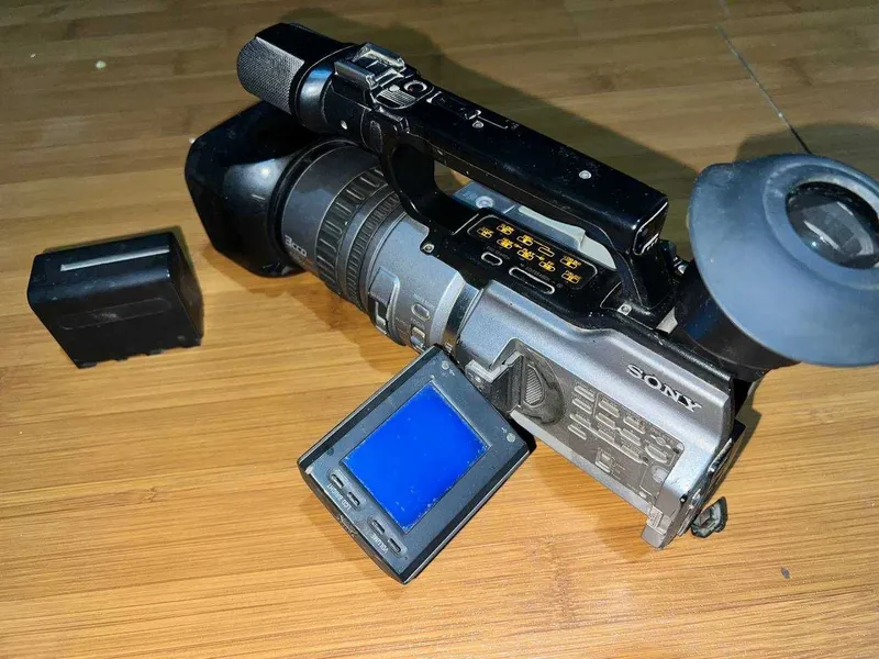 Видеокамера sony DCR-VX2100e pal ( требуется профилактика ) — фото 7