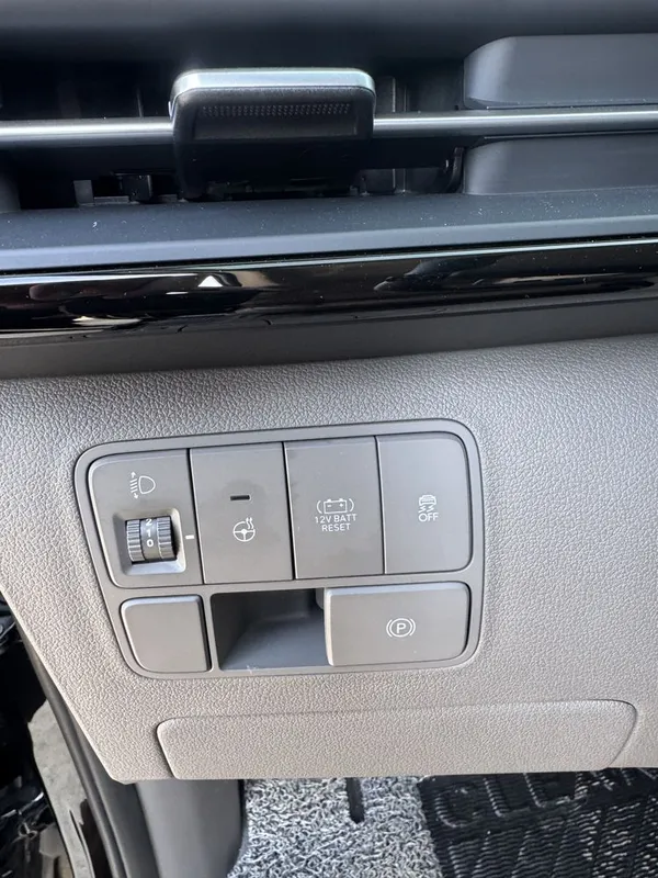 Hyundai Staria 2025 Gibrid toza — фото 7