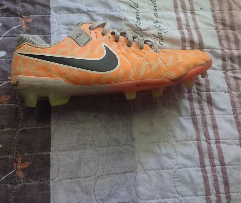 Keng oyoq panjasi uchun Nike Tiempo butsalar, 39 o‘lcham 1