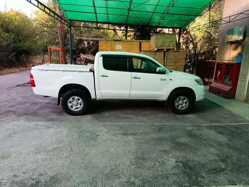Продается Toyota Hilux — фото 1