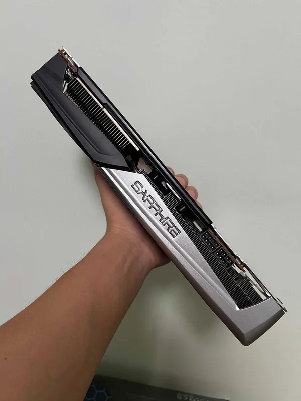 Saphire nitro+ 5700 XT 2 Saphire nitro+ 5700 XT 2