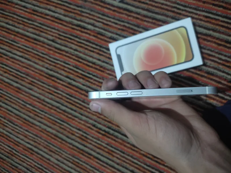 iphone 12 mini 4