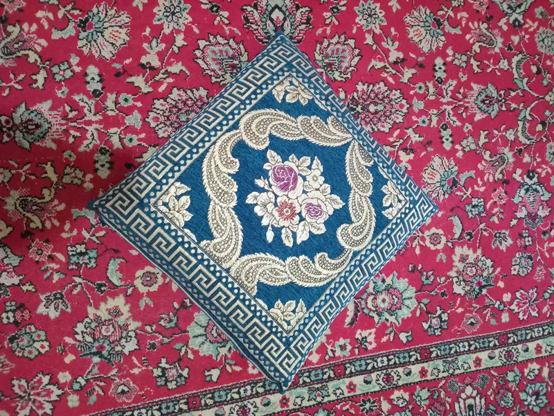Dekorativ yostiqlar