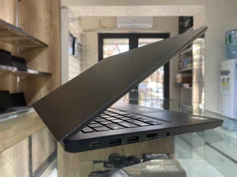 Lenovo ThinkPad E14 Core i5-10210U ram 8 Gb ssd 256 2 Lenovo ThinkPad E14 Core i5-10210U ram 8 Gb ssd 256 2
