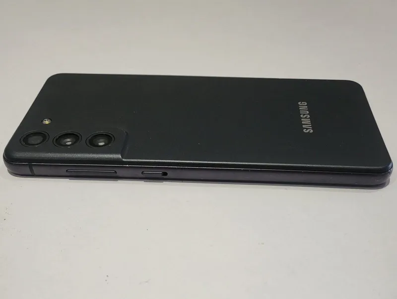 Samsung Galaxy S21 FE с коробкой 5