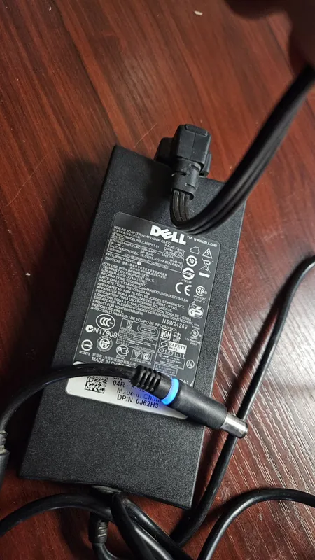Ноутбук DELL Inspiron 1464 б/у в отличном состоянии — фото 1