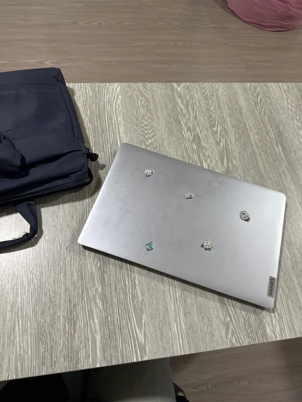 Notebook sotiladi holati yaxshi 3 Notebook sotiladi holati yaxshi 3