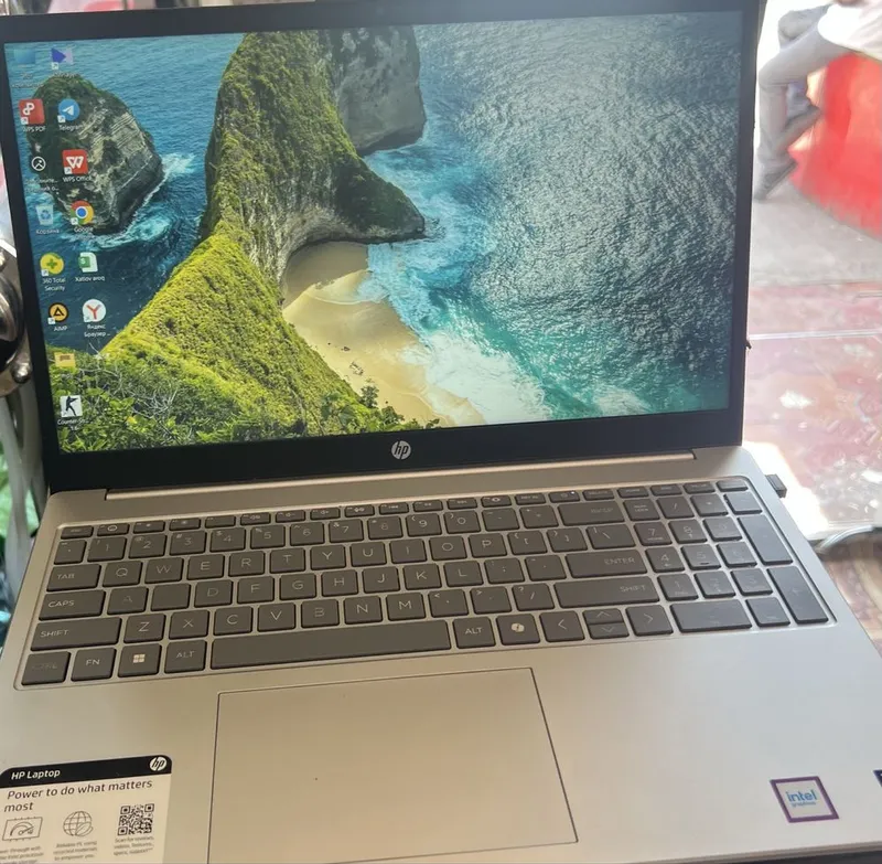 hp notebook sotiladi yangi 1 oy ishlatdim 1