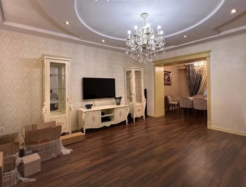 Аренда. Метро Космонавтов. 3Х комнатная. 90м2