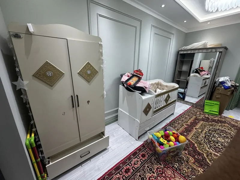 Mebel: Detskiy shkaf va belanchak va katta shkaf sotiladii