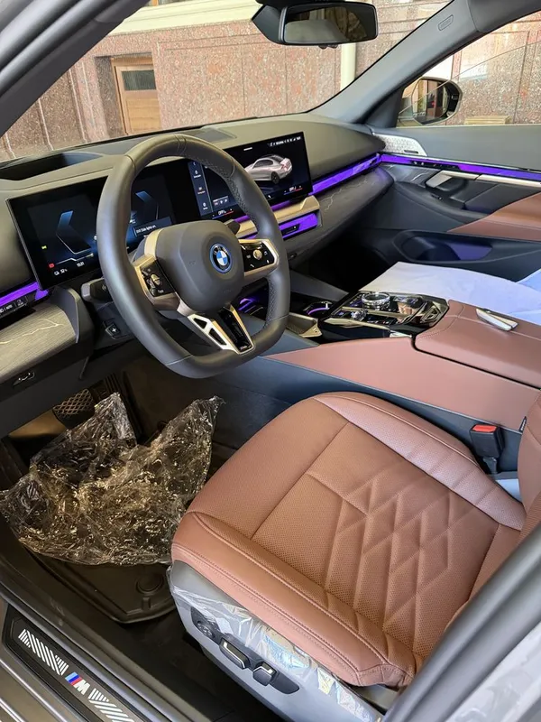BMW i5edrive m40L 6 BMW i5edrive m40L 6