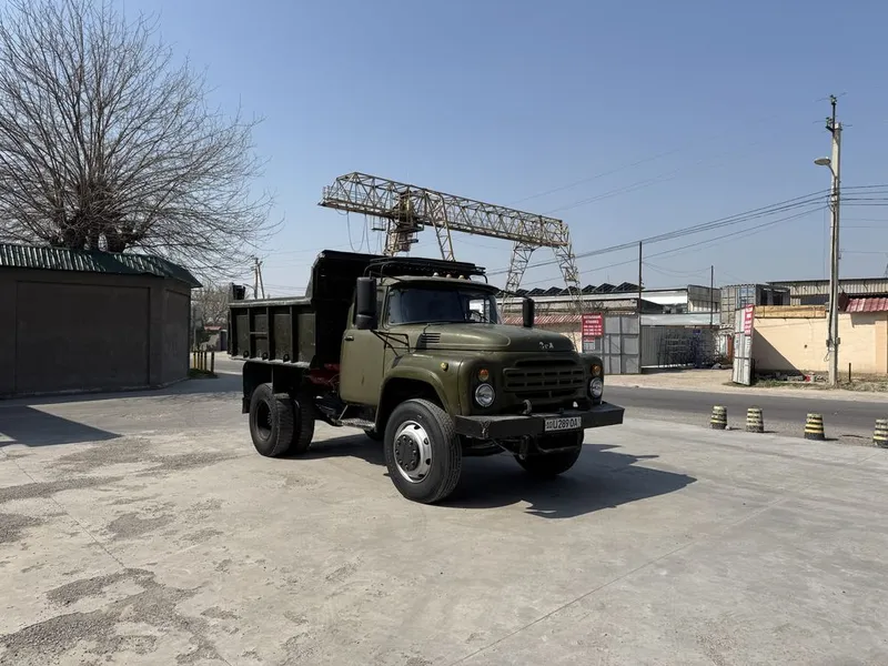Zil sotiladi 1990 yil 4 Zil sotiladi 1990 yil 4