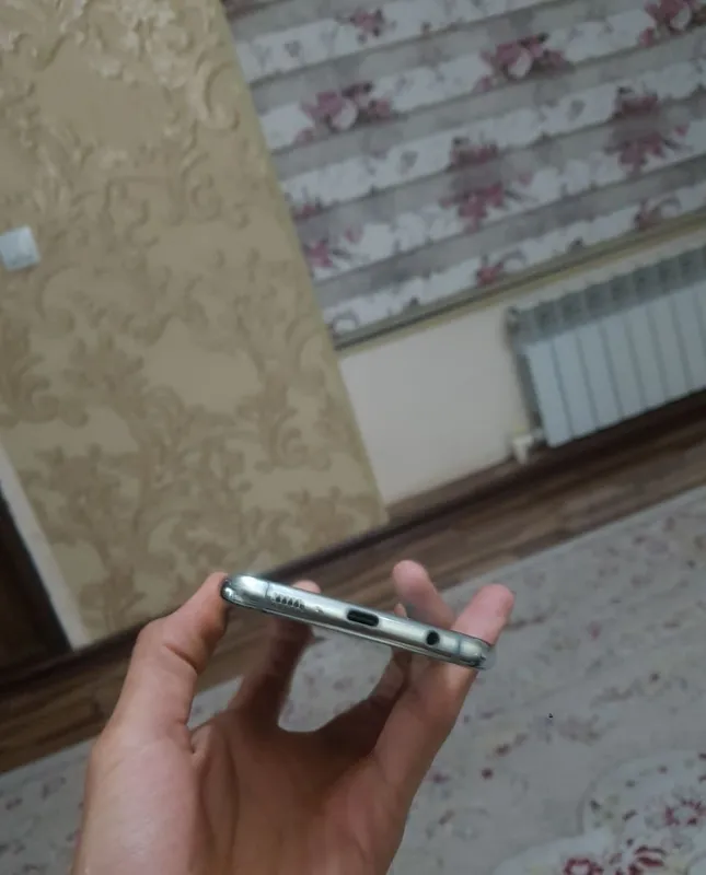 Samsung S10+ 8/128 ГБ Срочно 6 Samsung S10+ 8/128 ГБ Срочно 6