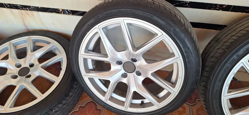 Диска балон 205/45/R17 1 Диска балон 205/45/R17 1