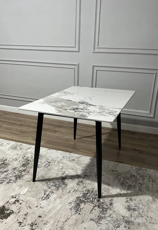 Ovqatlanish stoli kvadrat 1 Ovqatlanish stoli kvadrat 1